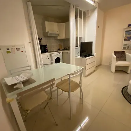 Apartman 2 Chambres - Suquet, Terrasse Et Parking Cannes